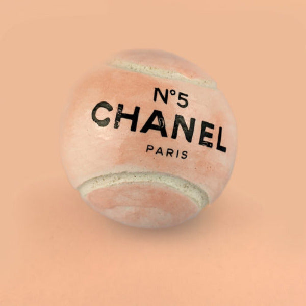 'Real Fakes' Tennisball aus Keramik, rosé | Rapiditas Studio