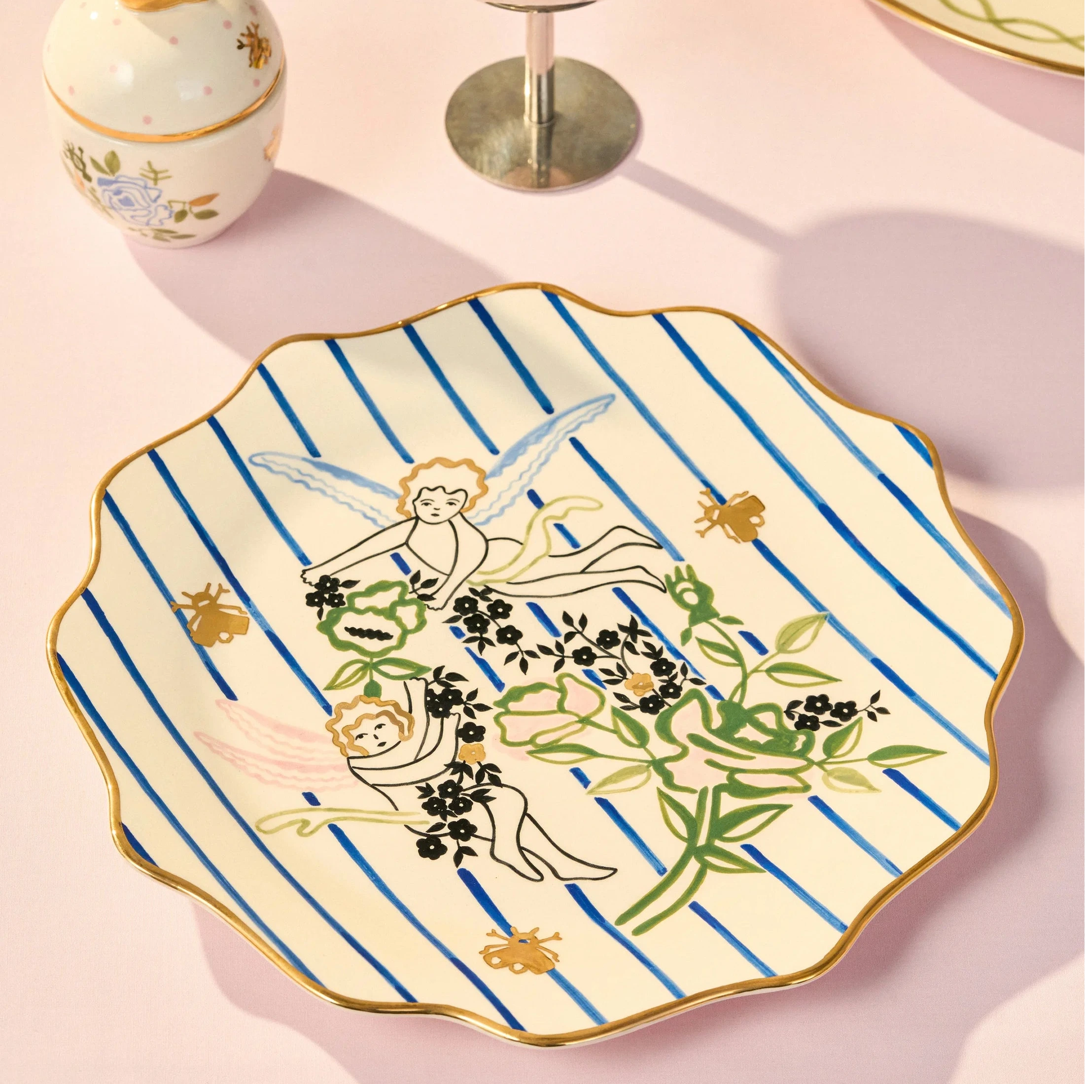 Gunia Project Grace Ornate Plate – handbemalter Keramikteller mit Engelmotiv