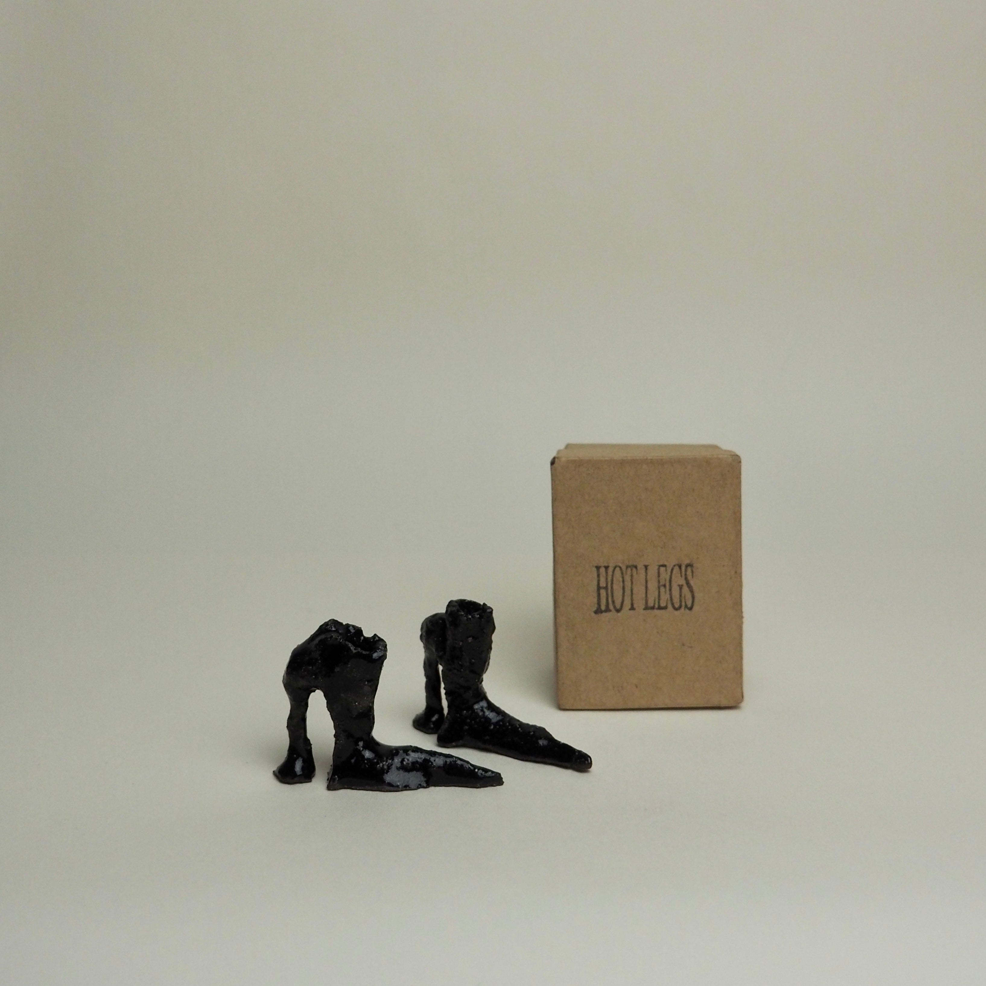 HOT LEGS Räucherstäbchenhalter, schwarz | Laura Welker