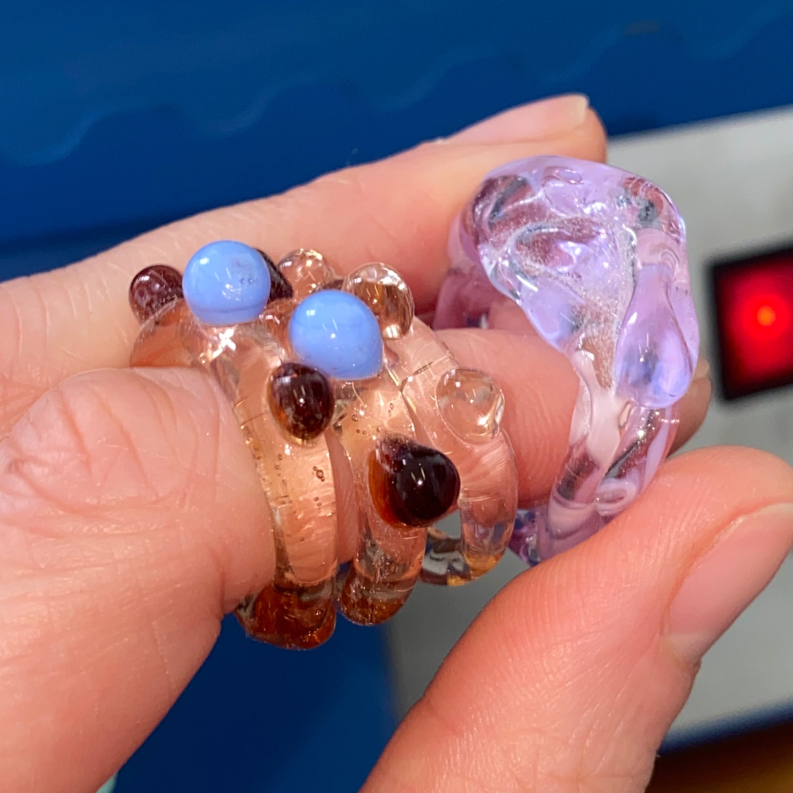 Roslyn 'Lilac Molten Dome', Ring aus Glas