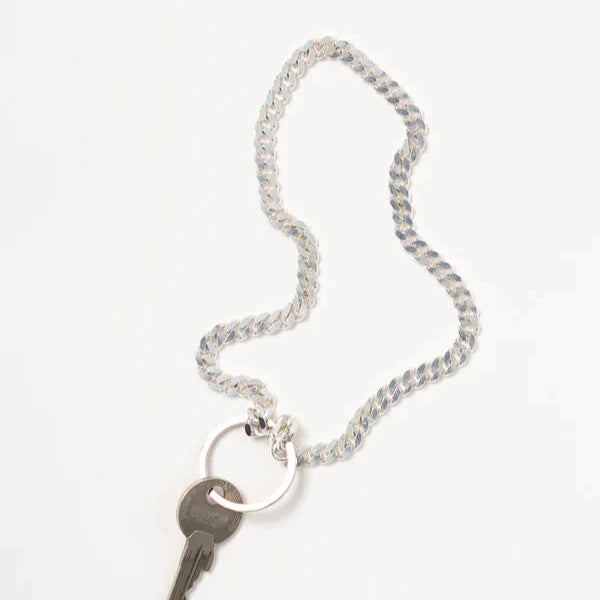 'Panzer' Schlüsselanhänger aus Metall, versilbert, medium | Ina Seifert