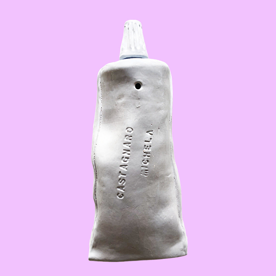 'Special Glue For Broken Hearts' Klebetube aus Keramik, weiß/schwarz