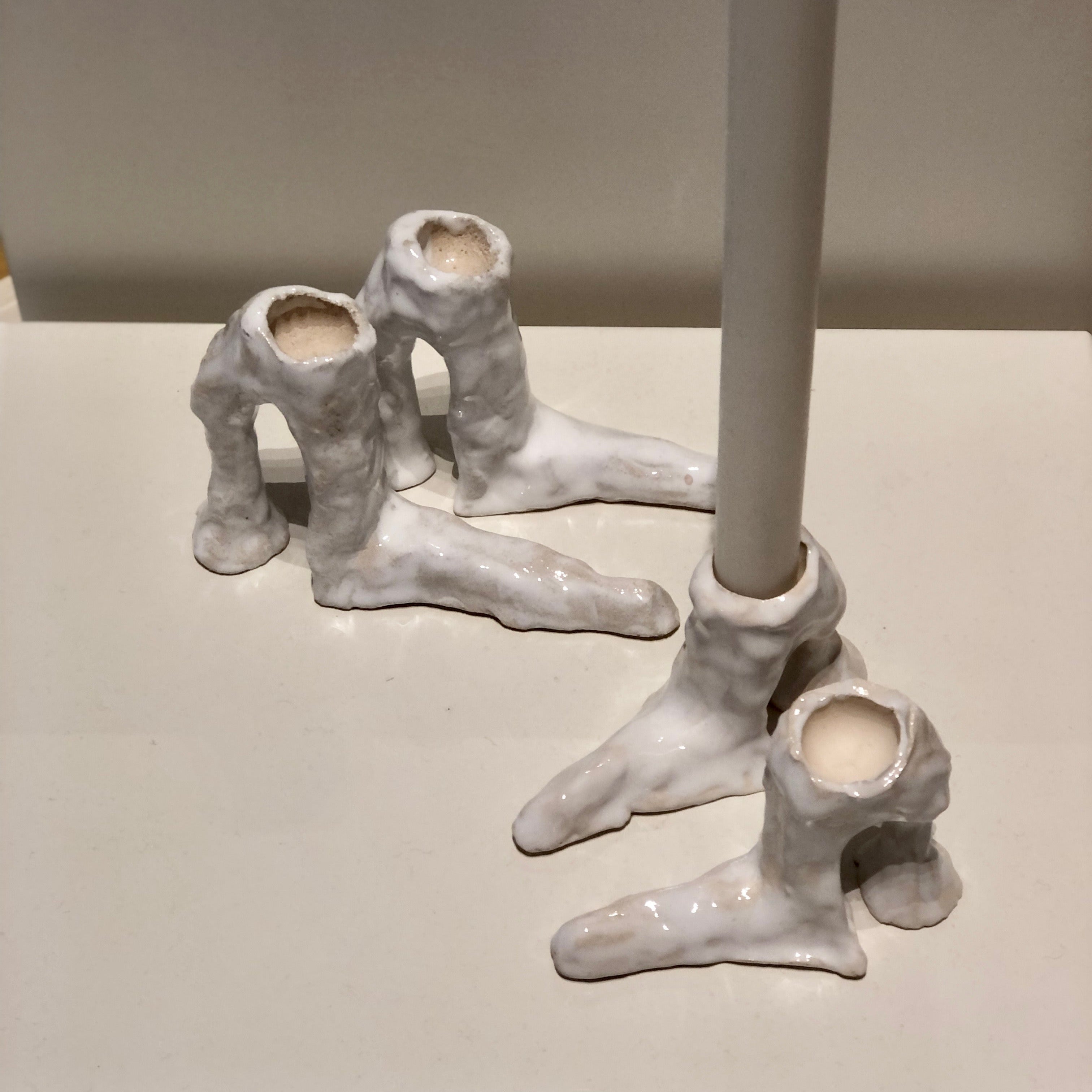 Hot Legs Keramik Kerzenständer in Schuhform, weiß low heels | Laura Welker