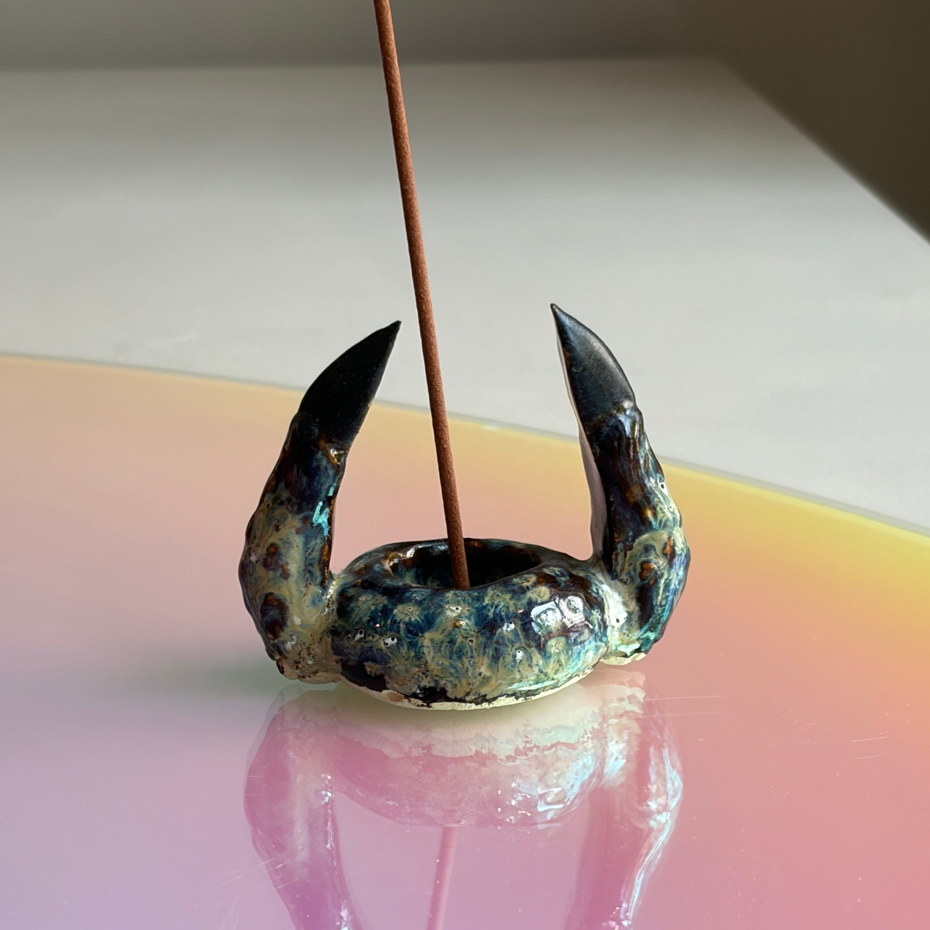 MAW Ceramics 'Claw' Räucherstäbchenhalter, Dunkelblau