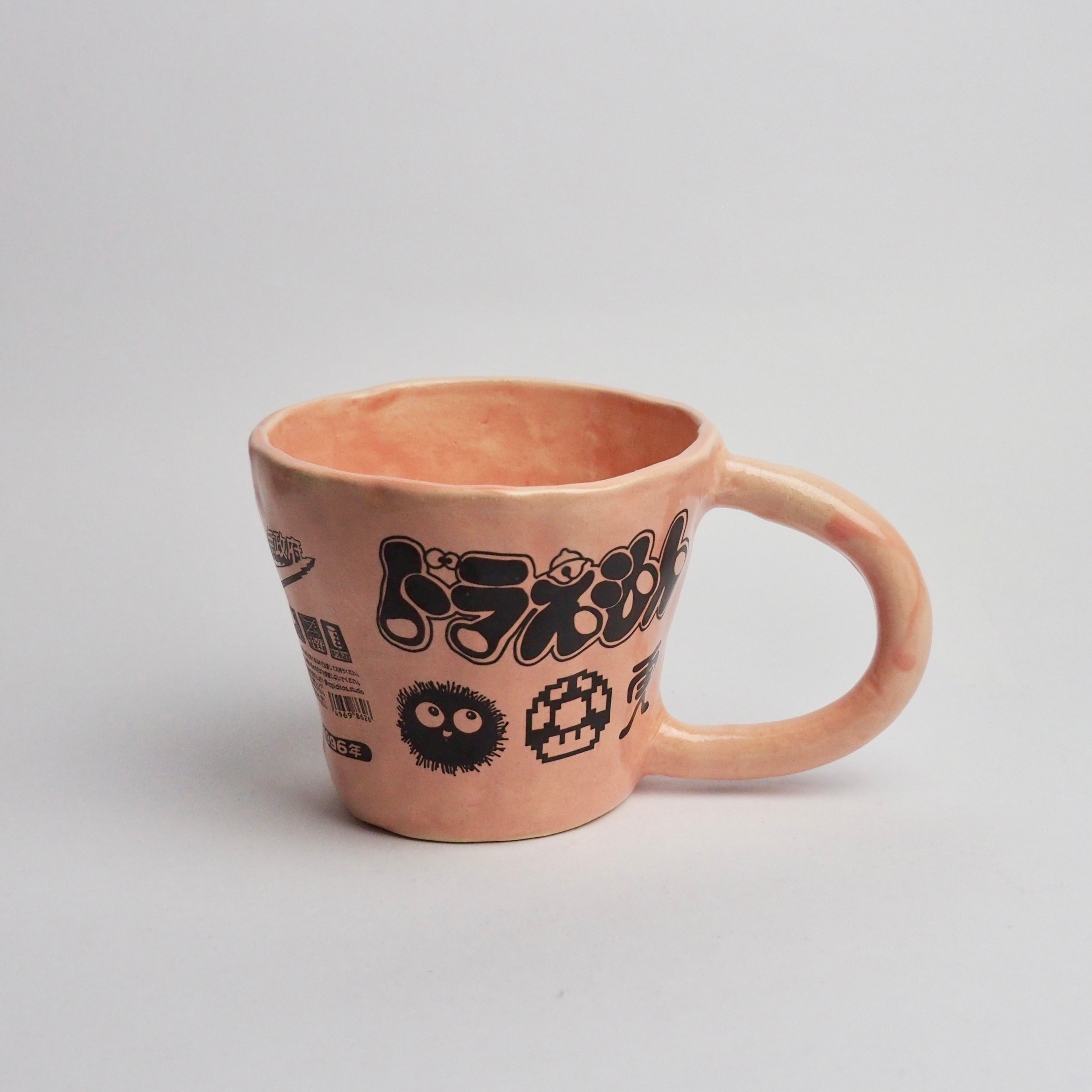 Limitierter Keramikbecher mit ikonischem Comic-Design – handgefertigt | Rapiditas Studio