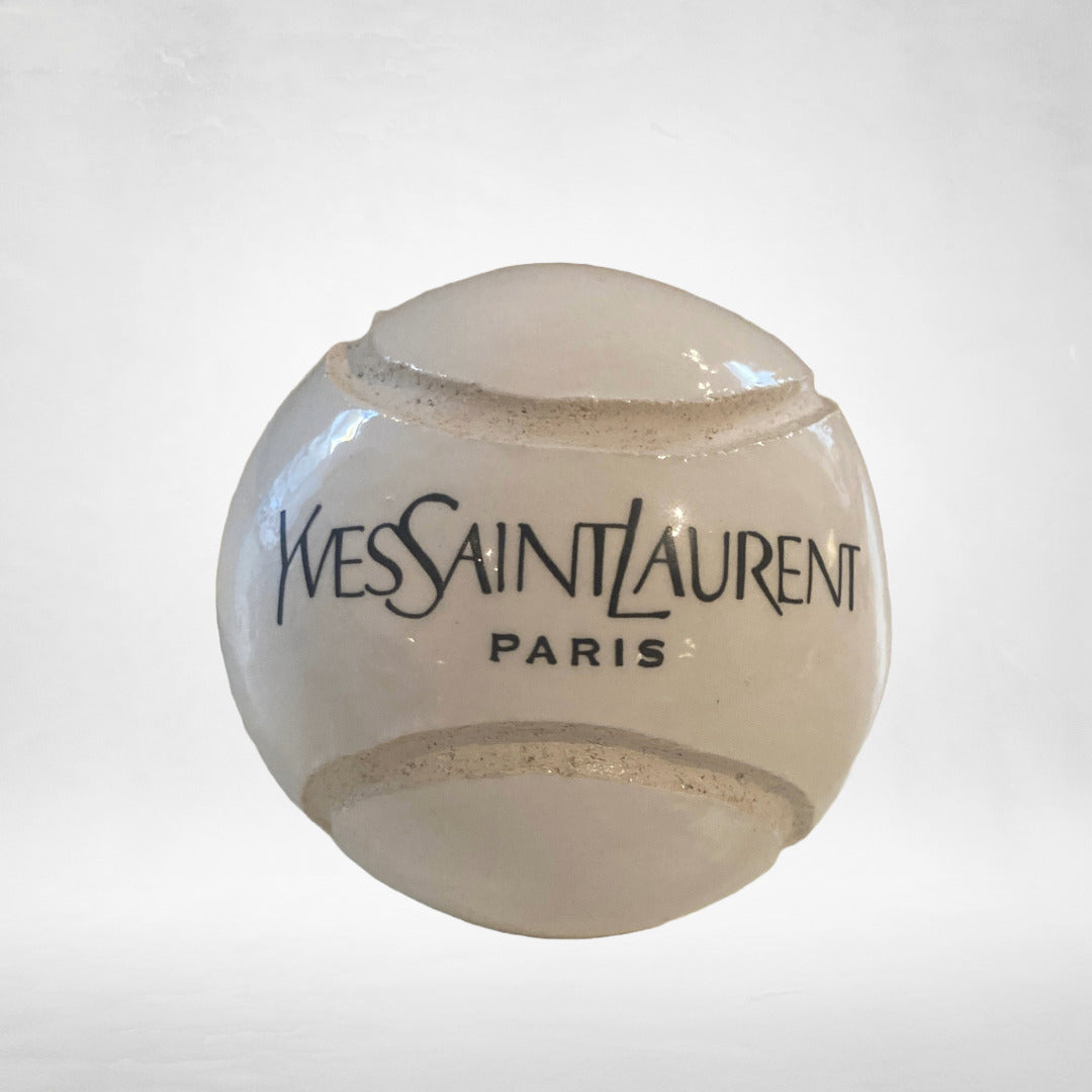 'Yves Saint Laurent' Tennisball aus Keramik, weiß | Rapiditas Studio