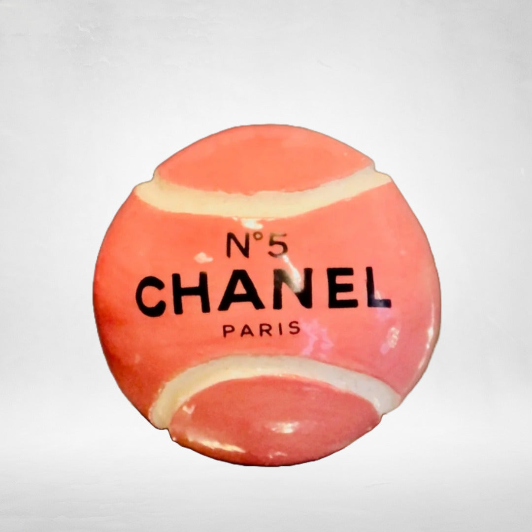 'Chanel' Tennisball aus Keramik, coral | Rapiditas Studio
