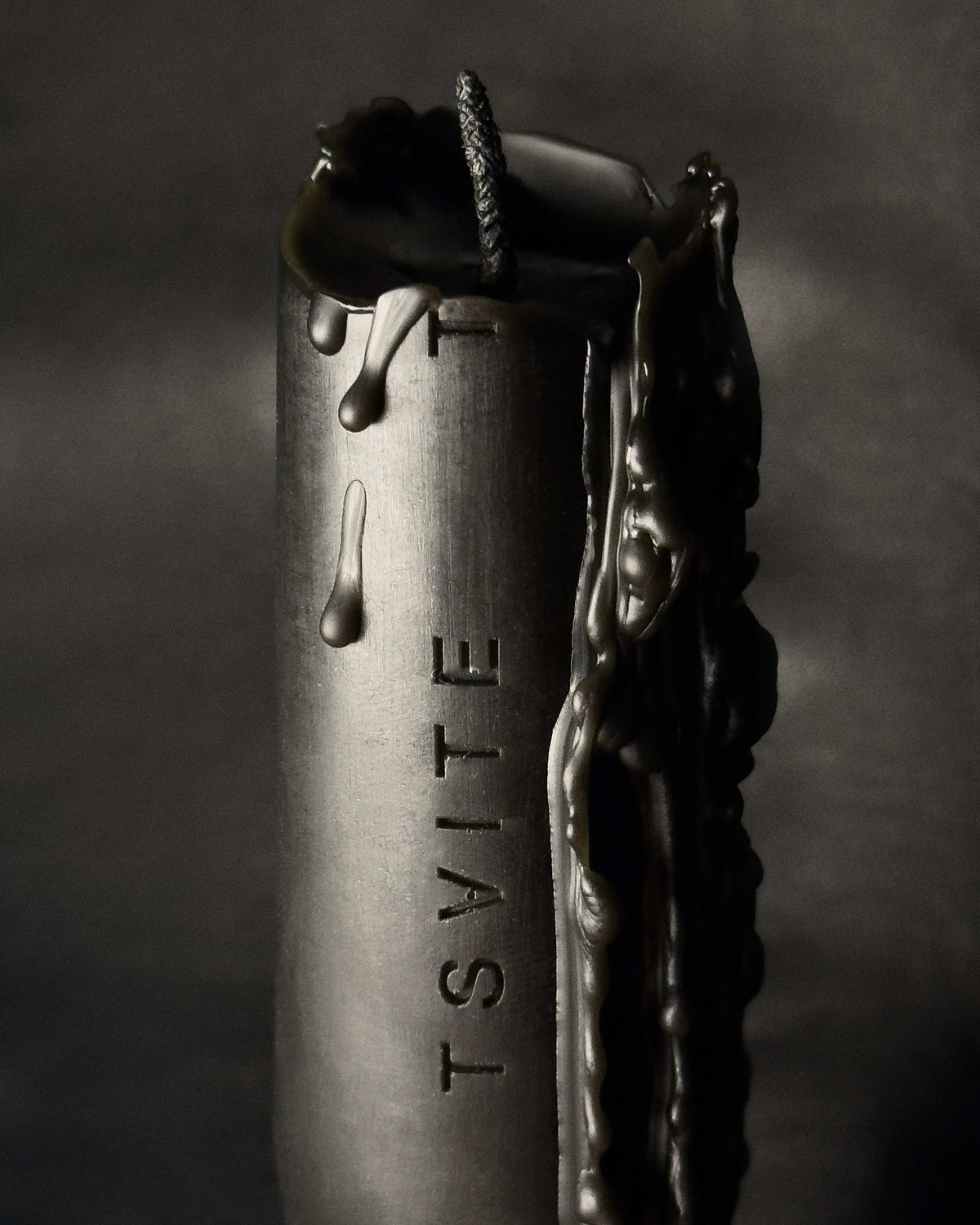 Vita - Schwarze Kerzen aus Bienenwachs, 2er / 4er Set | Tsvite Teren