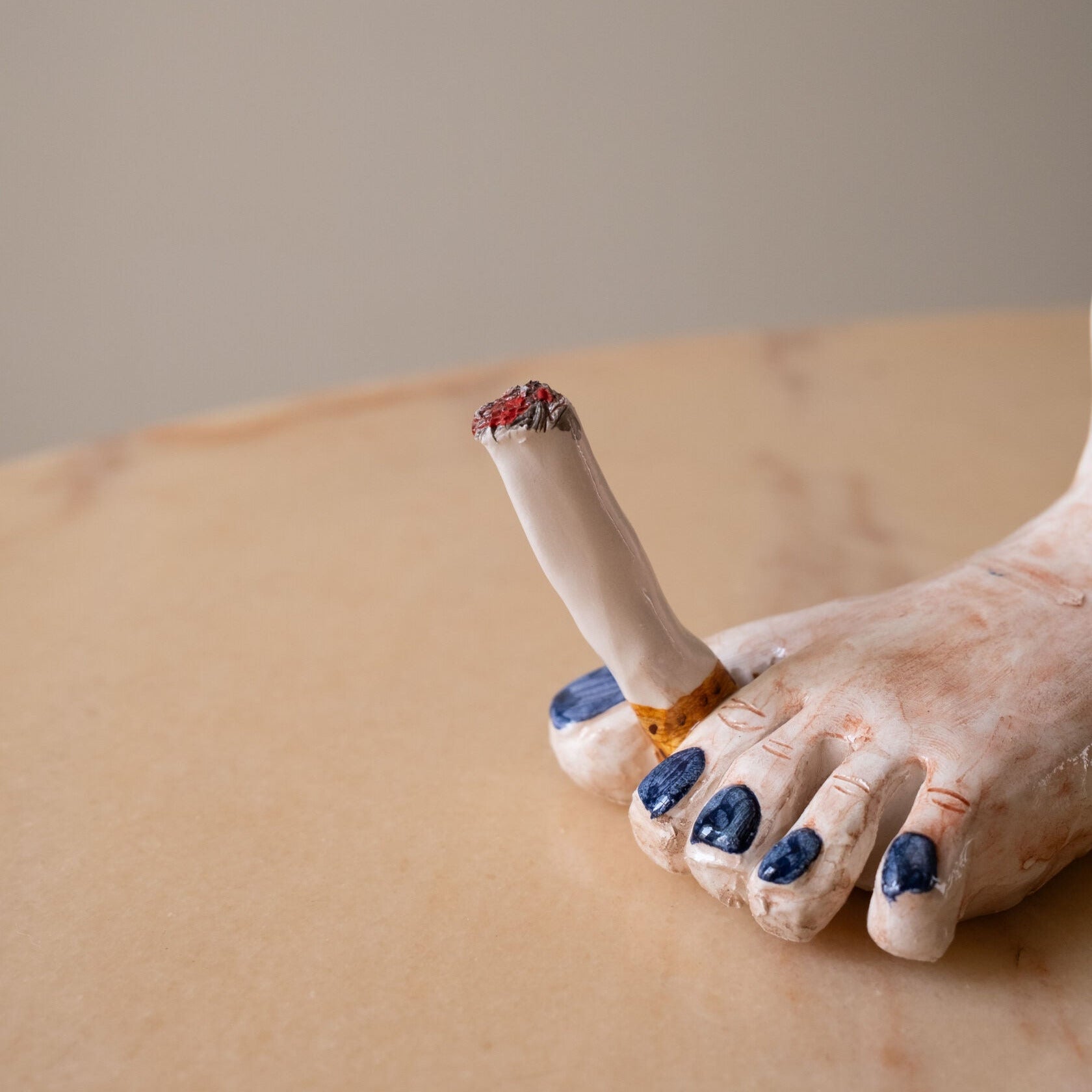 Kerzenhalter 'Römischer Statuen Fuss, nach Feierabend', blau| Alo Ceramics