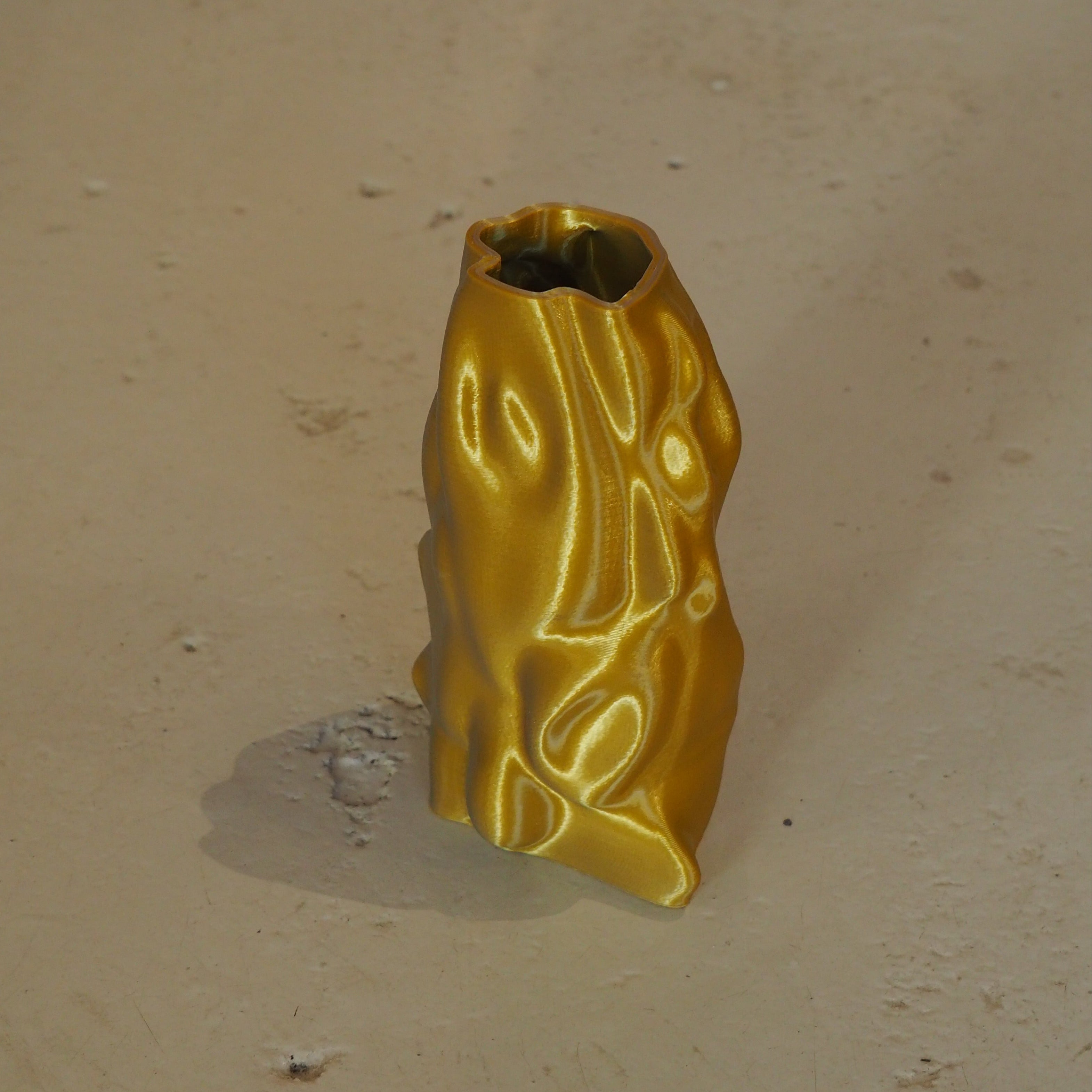 Limitierte 3D-Druck Vase – Organic Angel, klein, silber-gold| Radical Softness