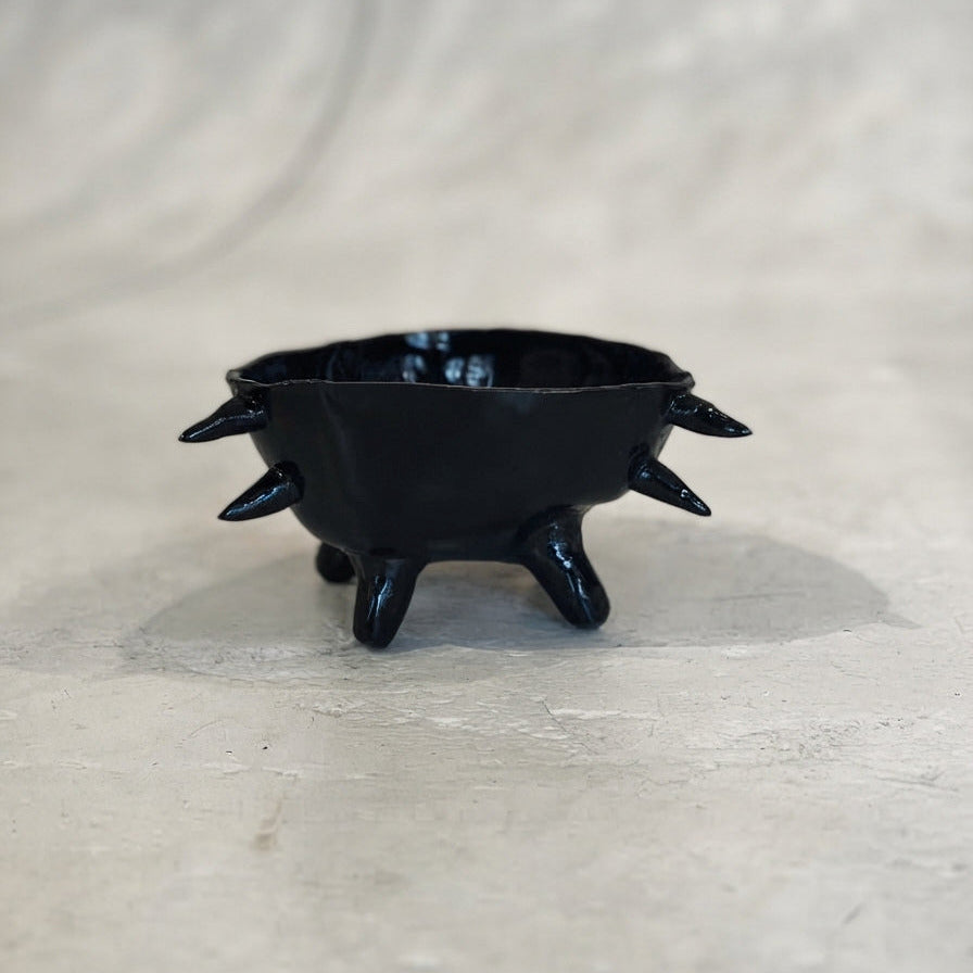 'Spike Bowl' Keramik-Schale, schwarz, mittelgroß | Svenja Phoenix Altan