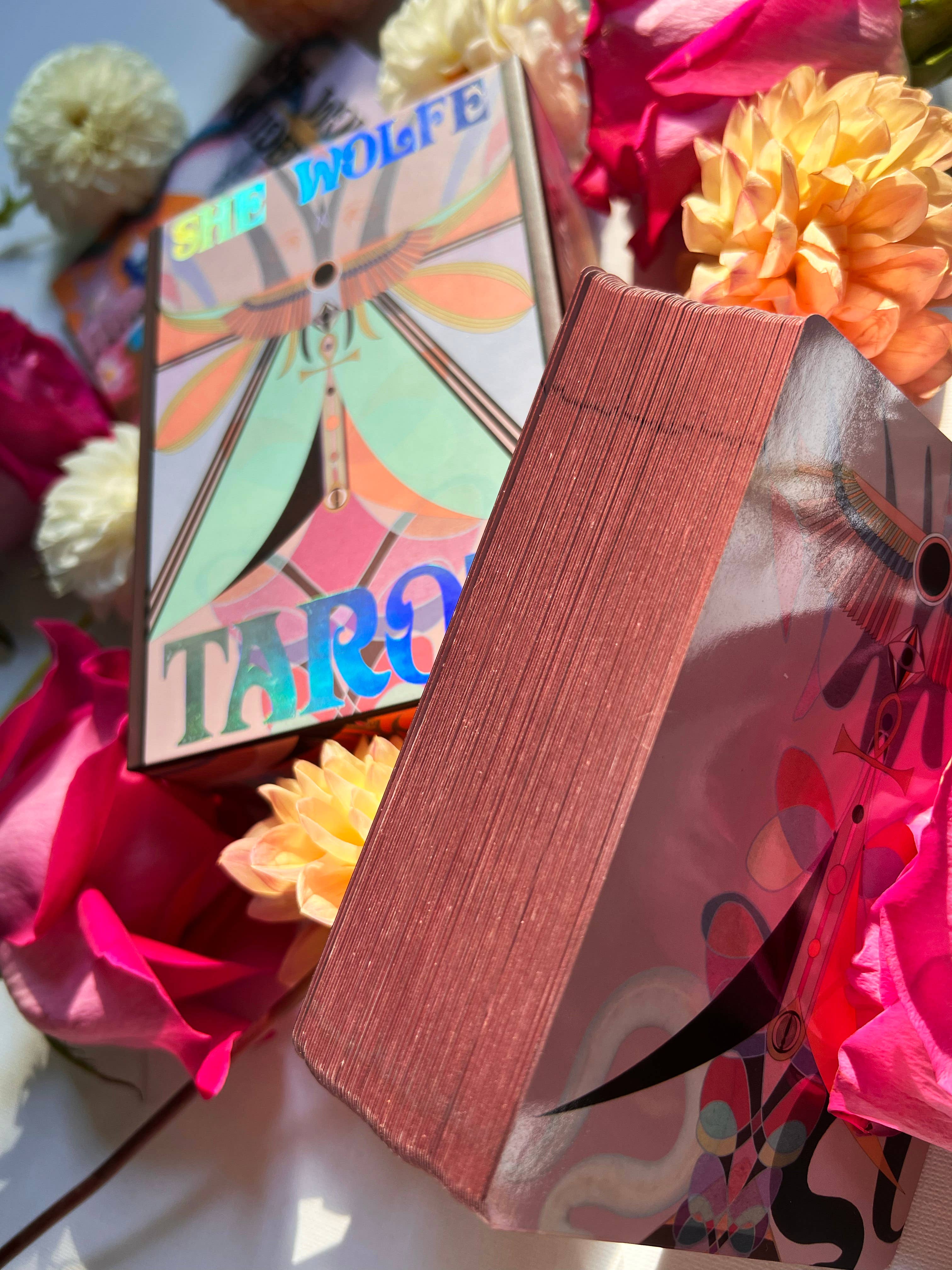 She Wolfe Tarot – Weibliches Tarotkarten-Deck mit Guidebook | Devany Wolfe