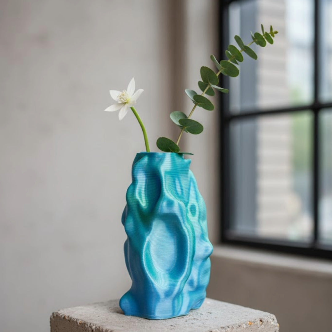 Limitierte 3D-Druck Vase – Organic Angel, Grün-Blau | Radical Softness