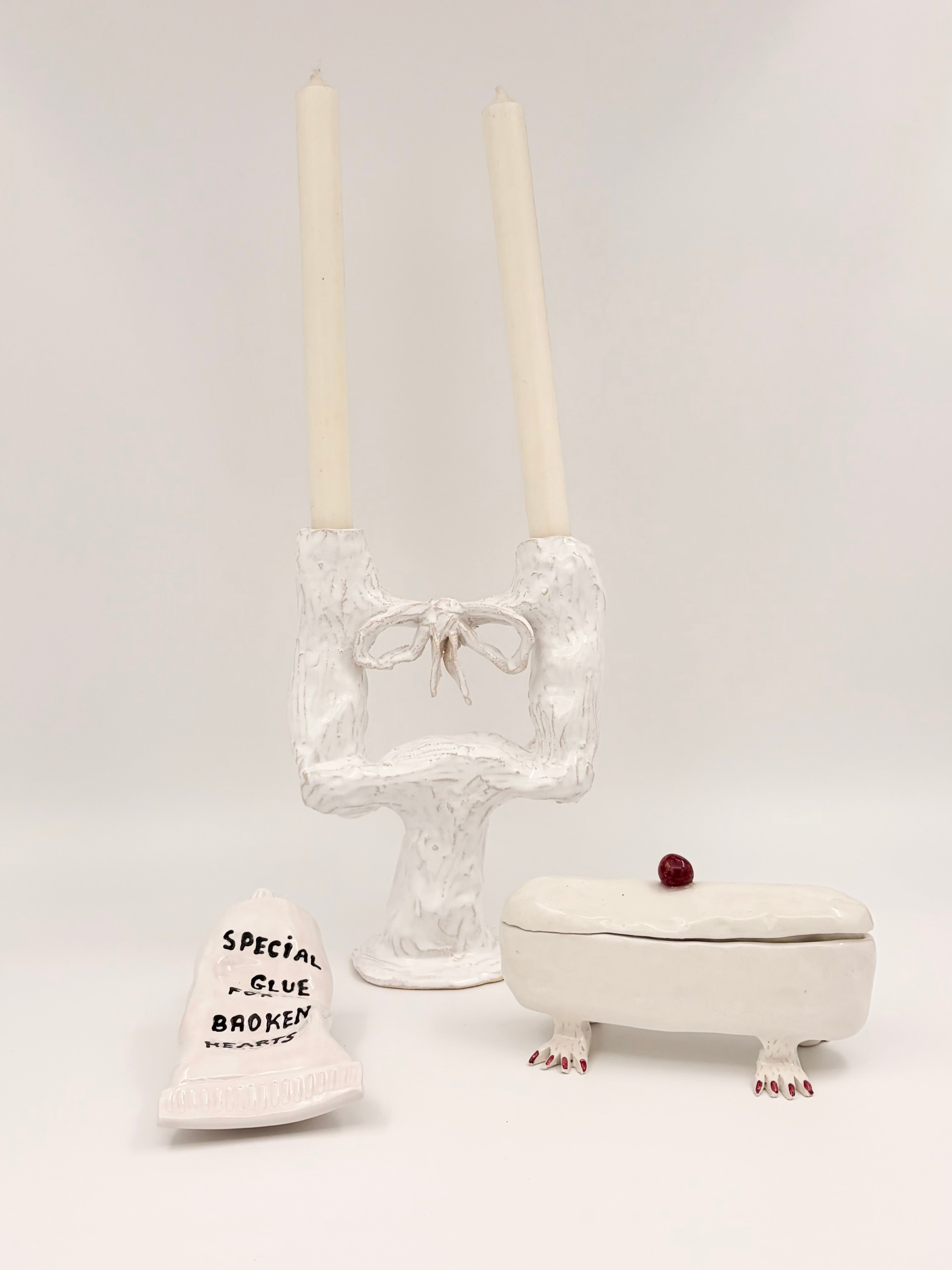 'One Bow' Kerzenhalter aus Keramik | Dascha Hooff