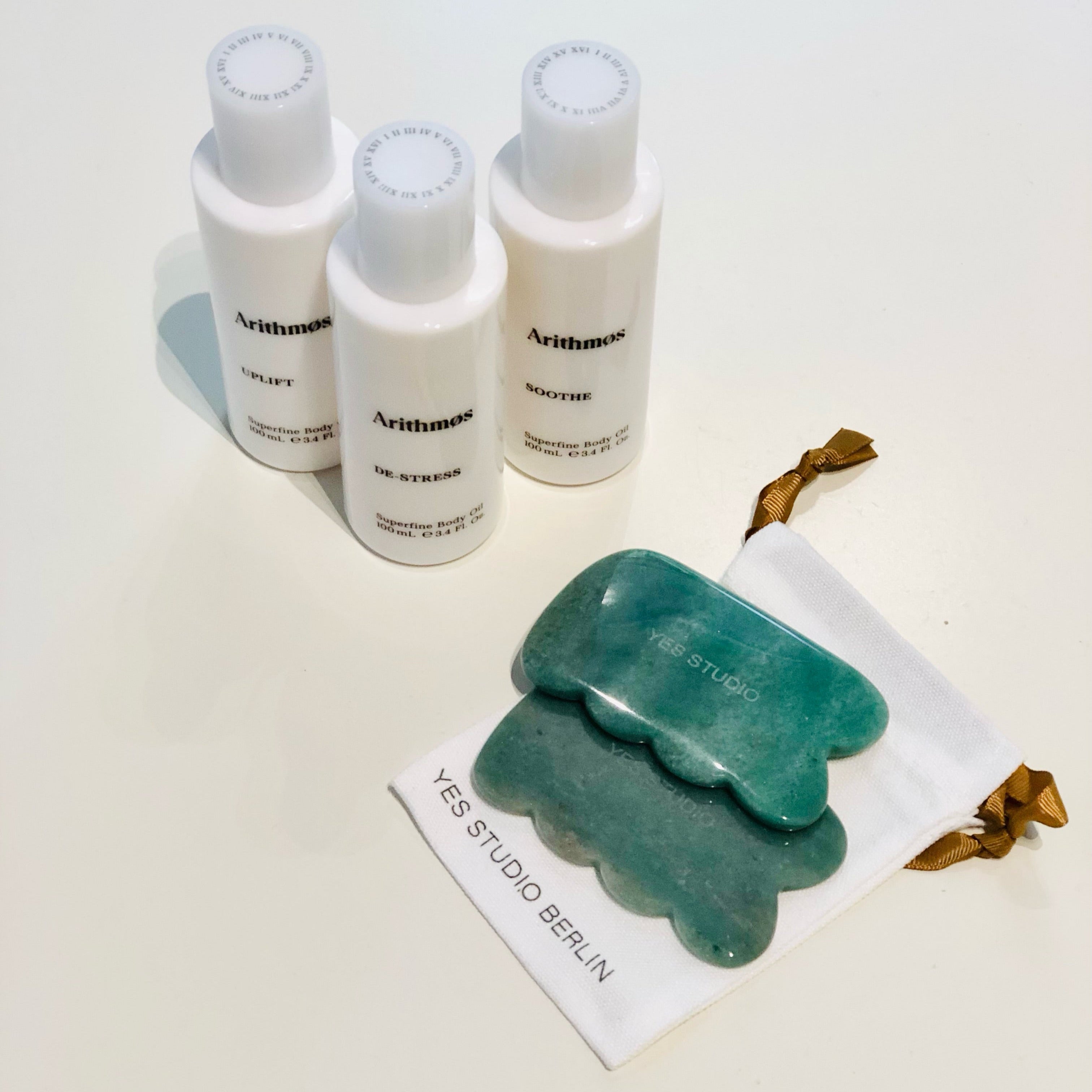 Gua Sha Stein in Wolkenform aus grünen Aventurin.