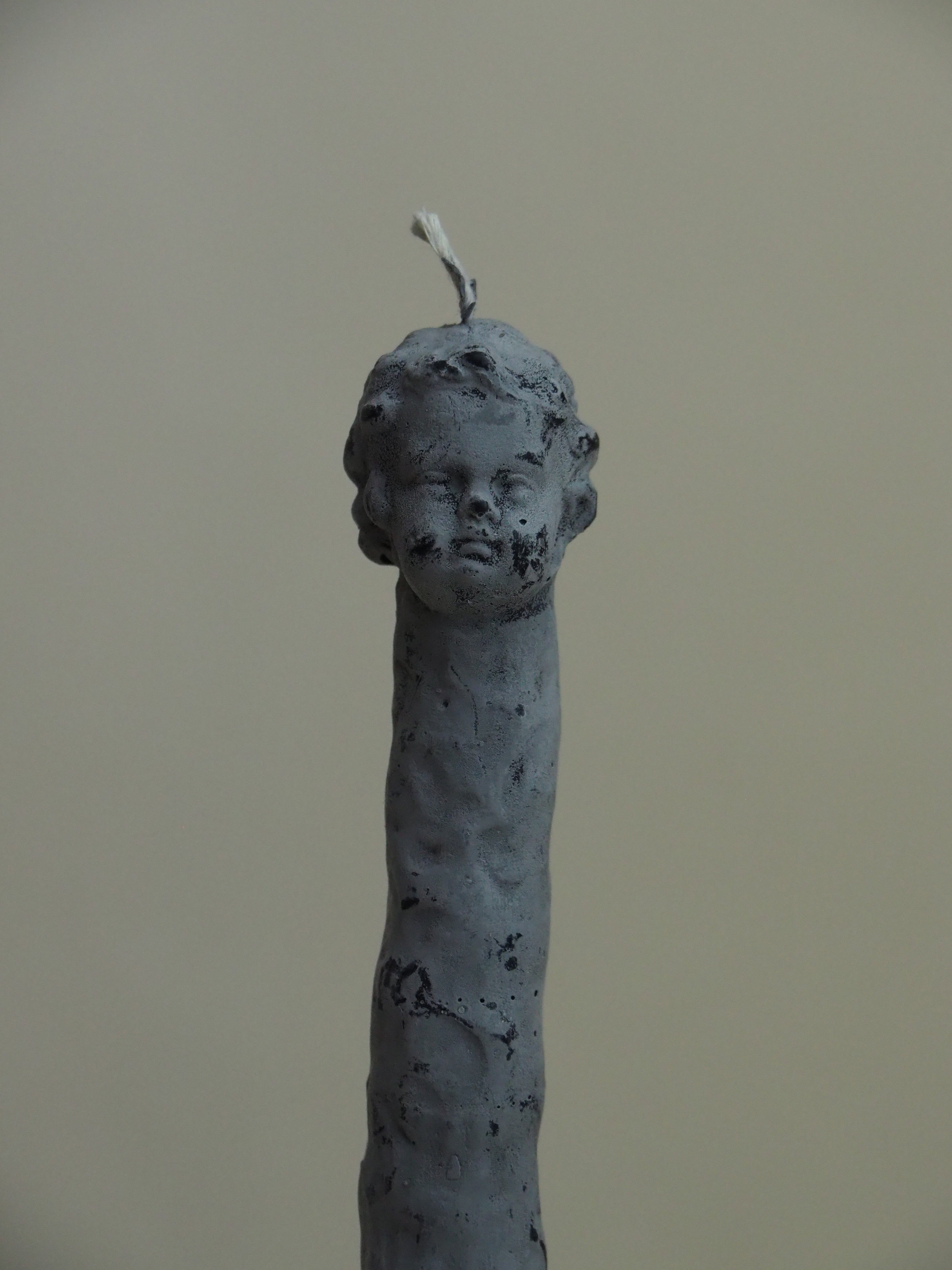 'Putto' Kerze mit Engelkopf, handgearbeitet