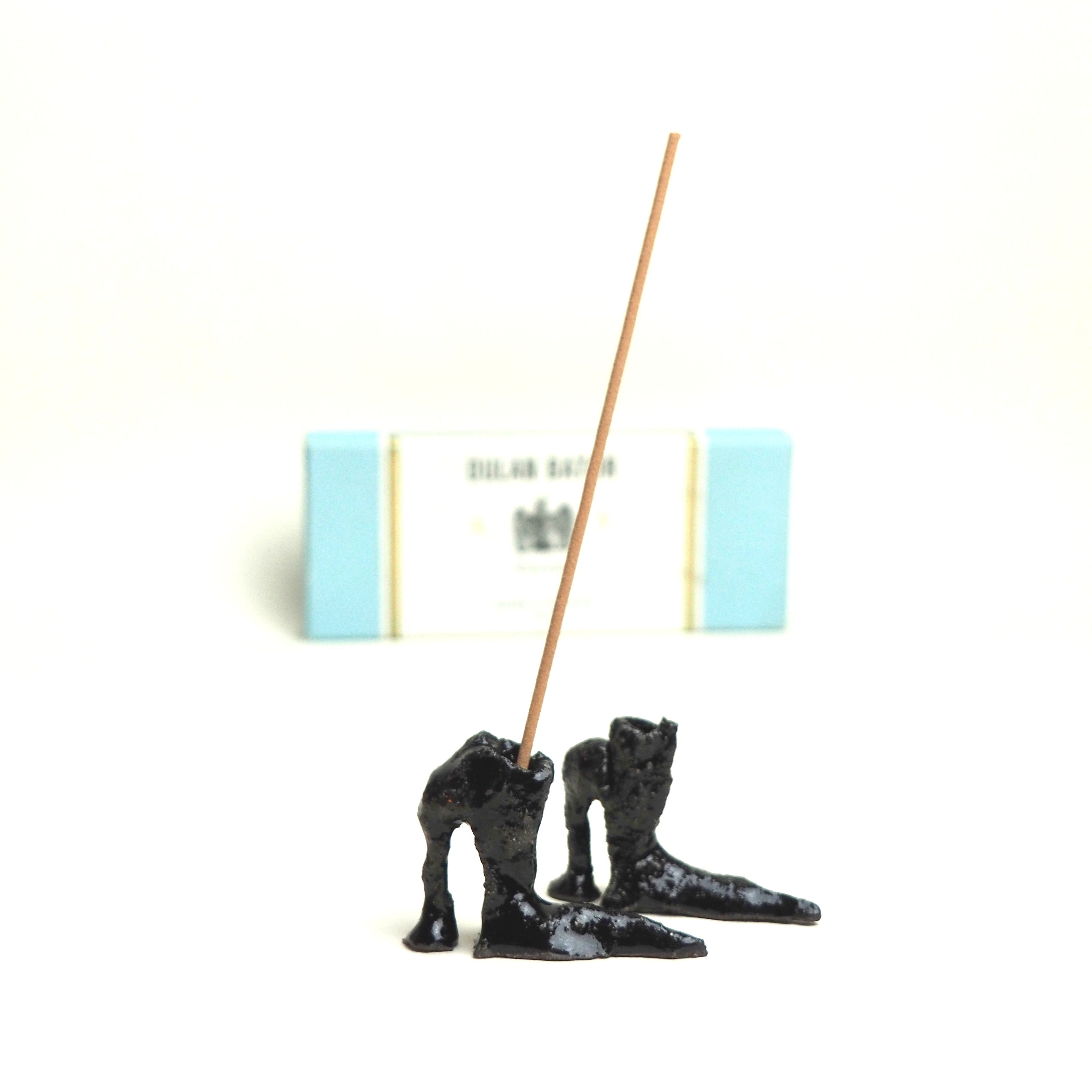 HOT LEGS Räucherstäbchenhalter, schwarz | Laura Welker