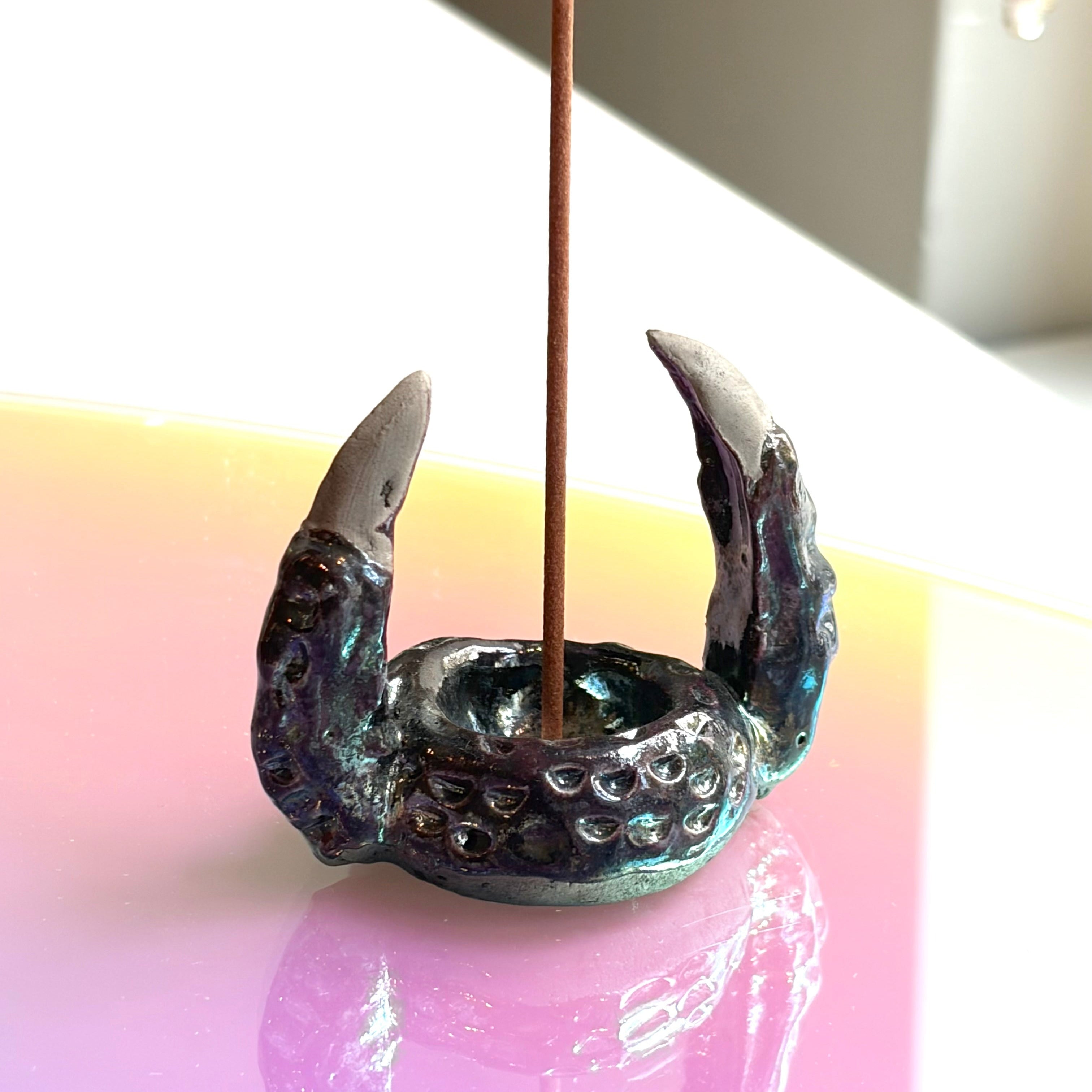 MAW Ceramics 'Claw' Räucherstäbchenhalter, Schwarzblau