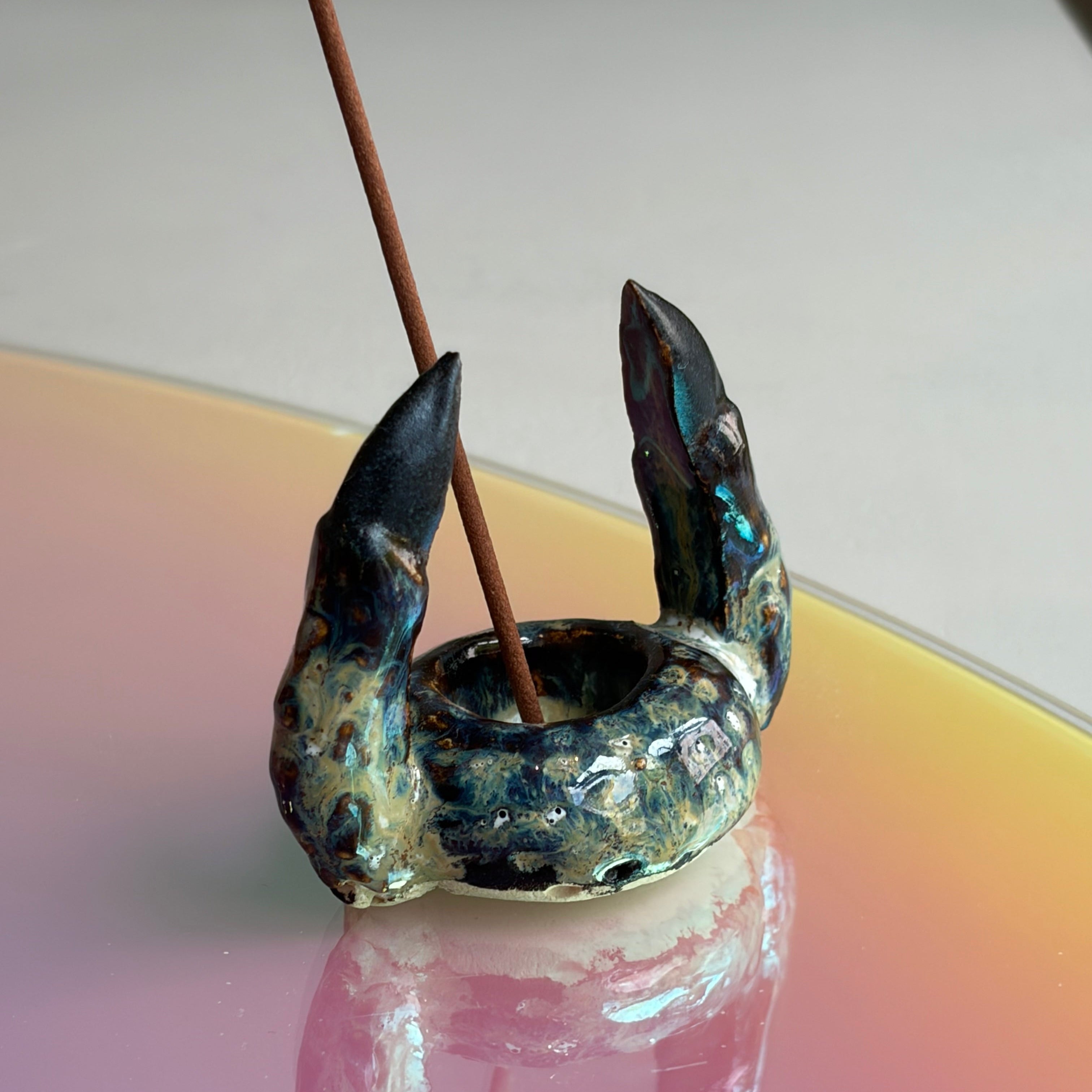 MAW Ceramics 'Claw' Räucherstäbchenhalter, Dunkelblau