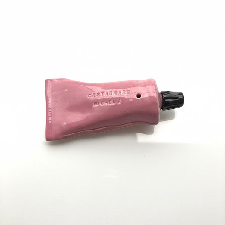 'Special Glue For Broken Hearts' Klebetube aus Keramik, rosa/gelb | Michela Castagnaro